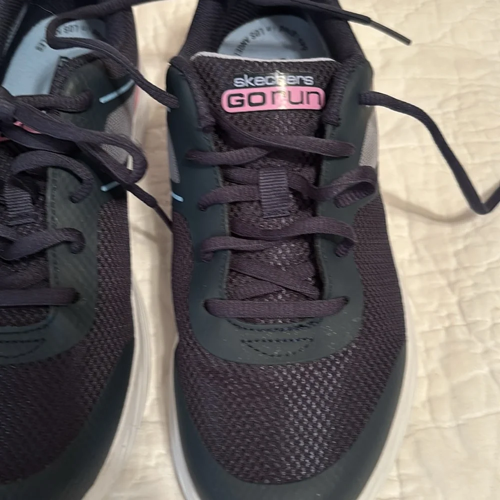 Sketcher go run blue and‎ Pink Sneakers